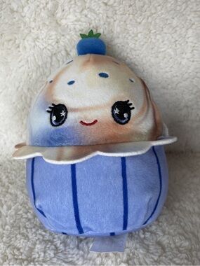 NWOT Squishmallow Scented BLUEBERRY MUFFIN Girl